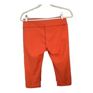 Fabletics Womens Crop Powerhold Size M Bright Coral Athleisure Shorts Preowned